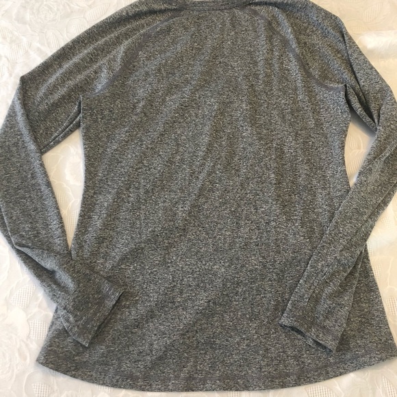 Old Navy Active Gray Long Sleeve Shirt - Picture 6 of 6